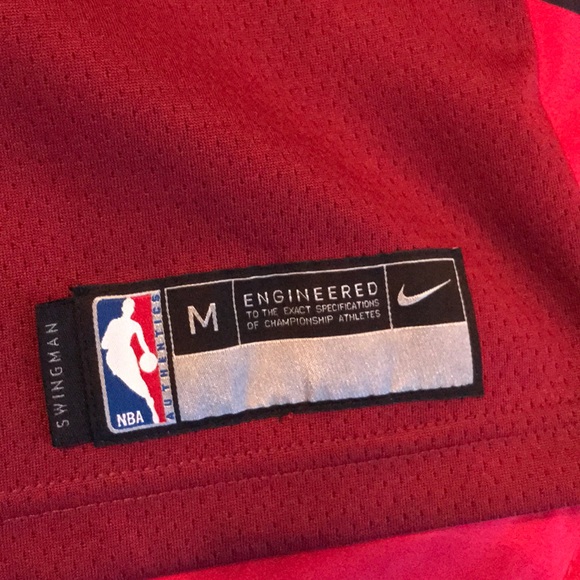 Lebron James Jersey - Picture 4 of 4